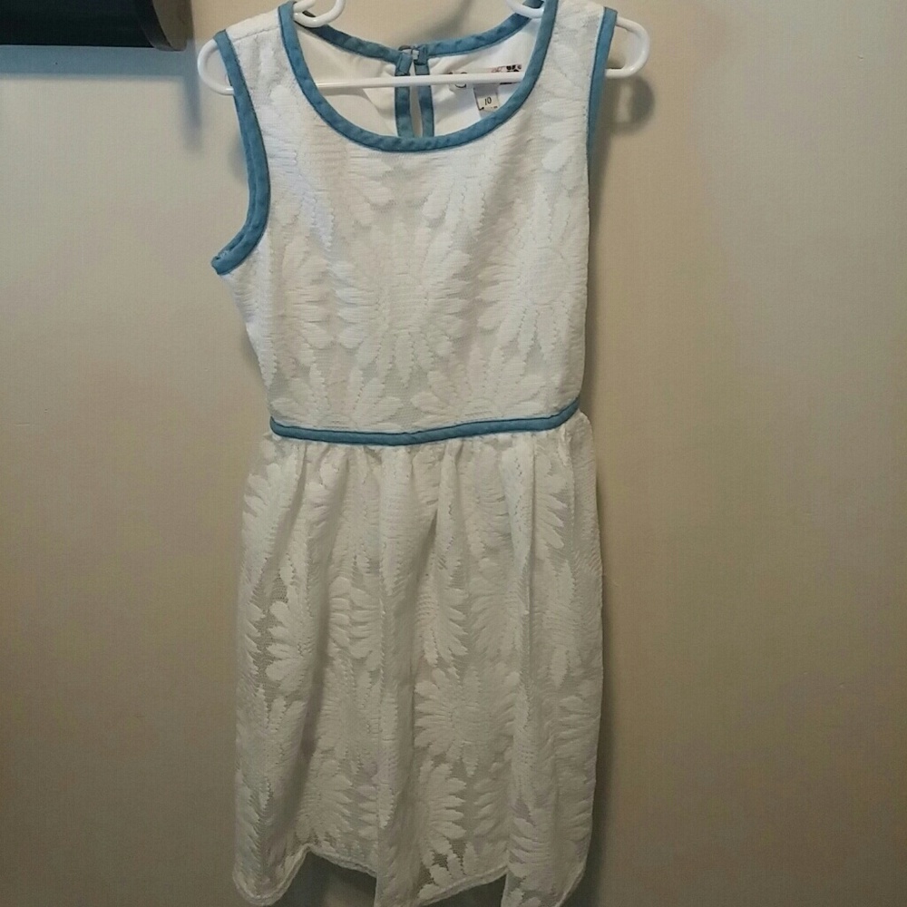 Girls dress
